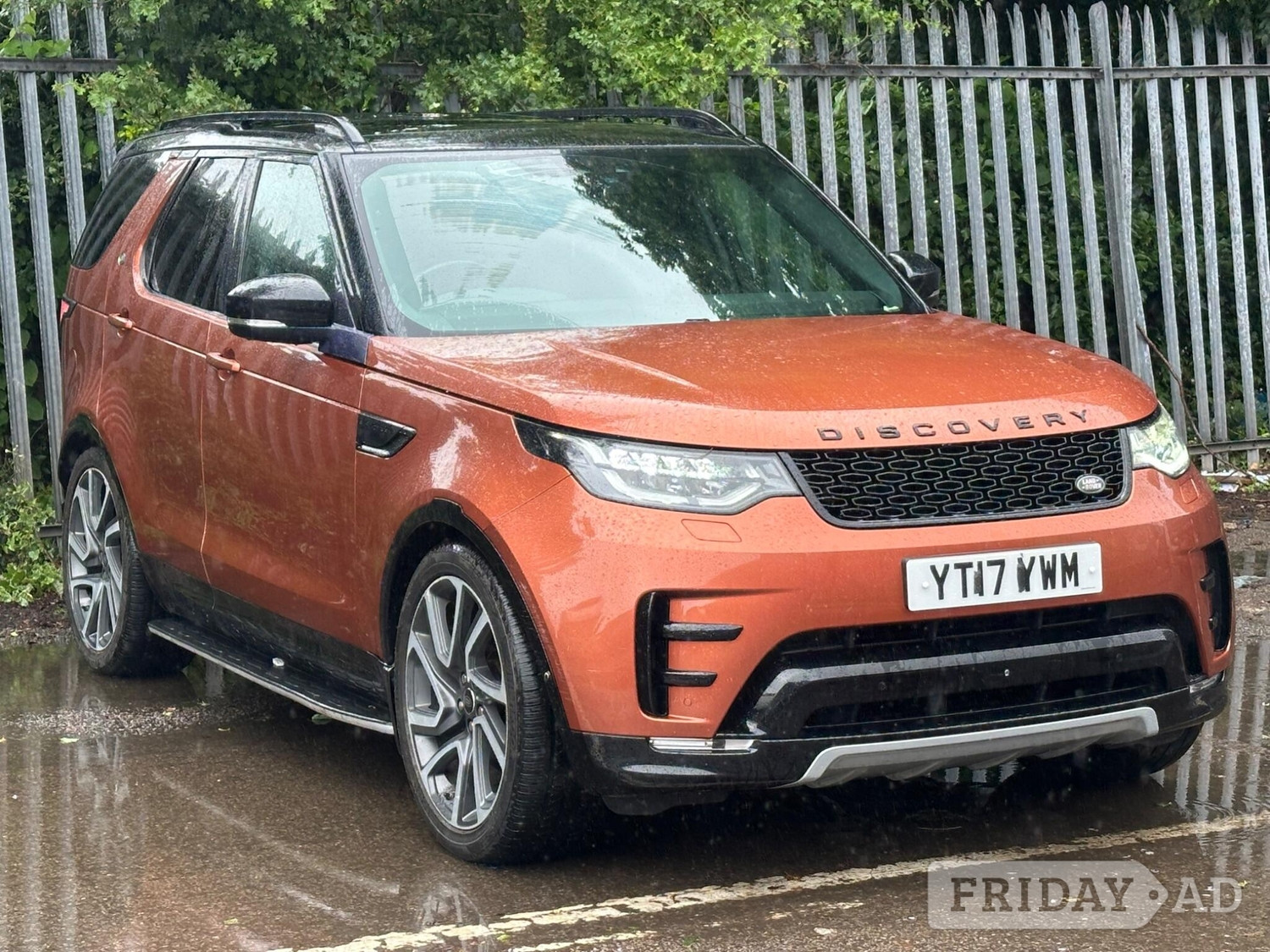 Land Rover Discovery 2017 in Cardiff