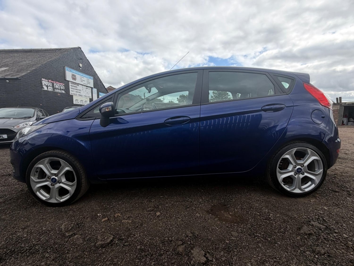 Ford Fiesta 2014 - Cars