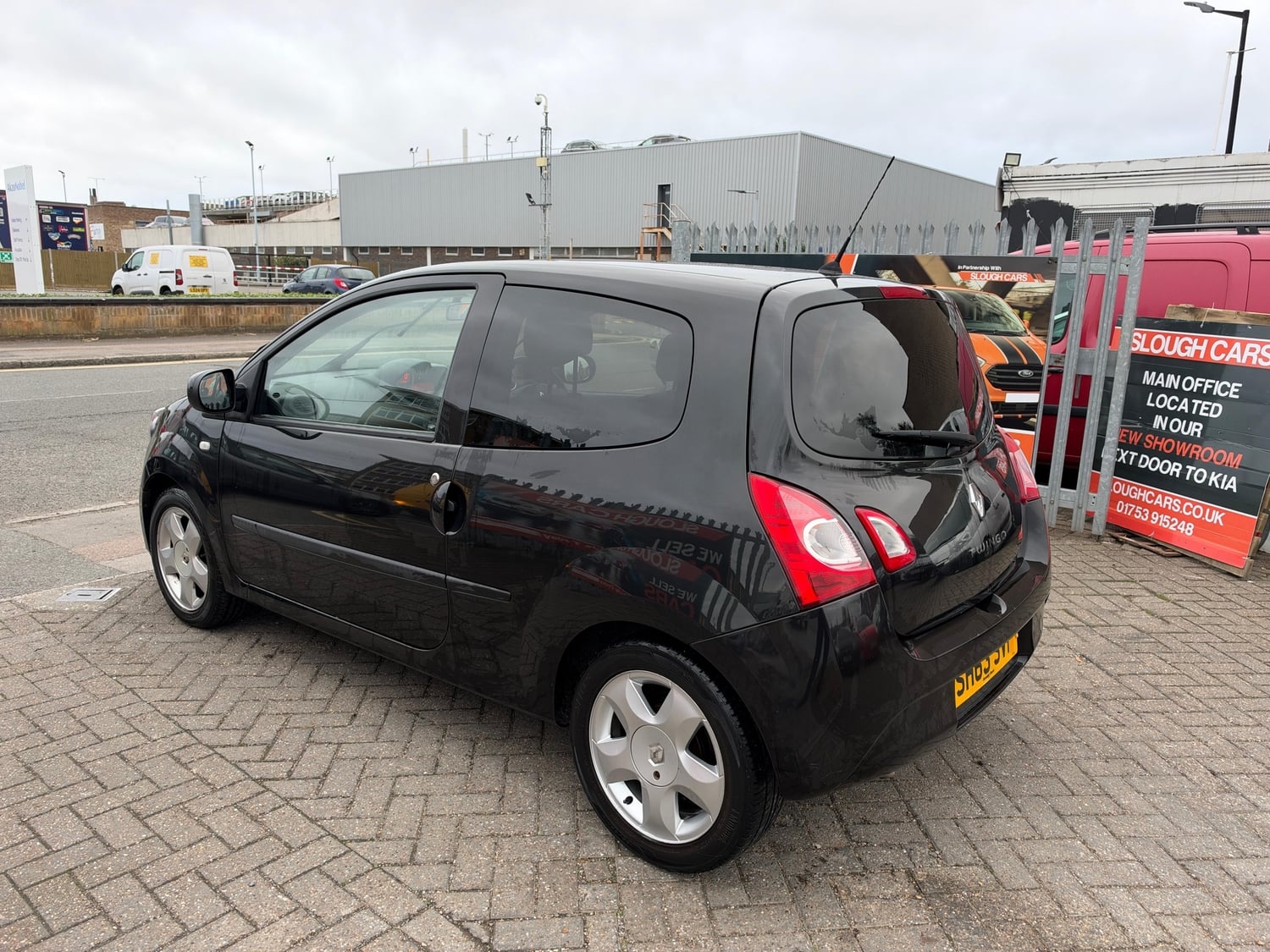 [ berth ]Renault Twingo