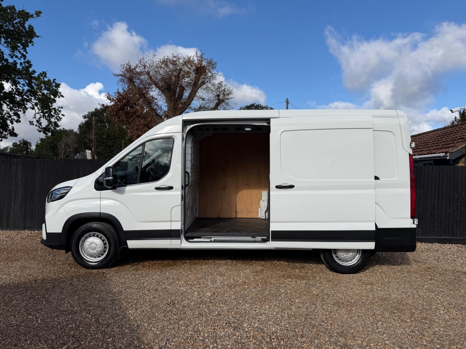 Maxus Deliver 9 2024 - Vans & Commercial Vehicles in Addlestone