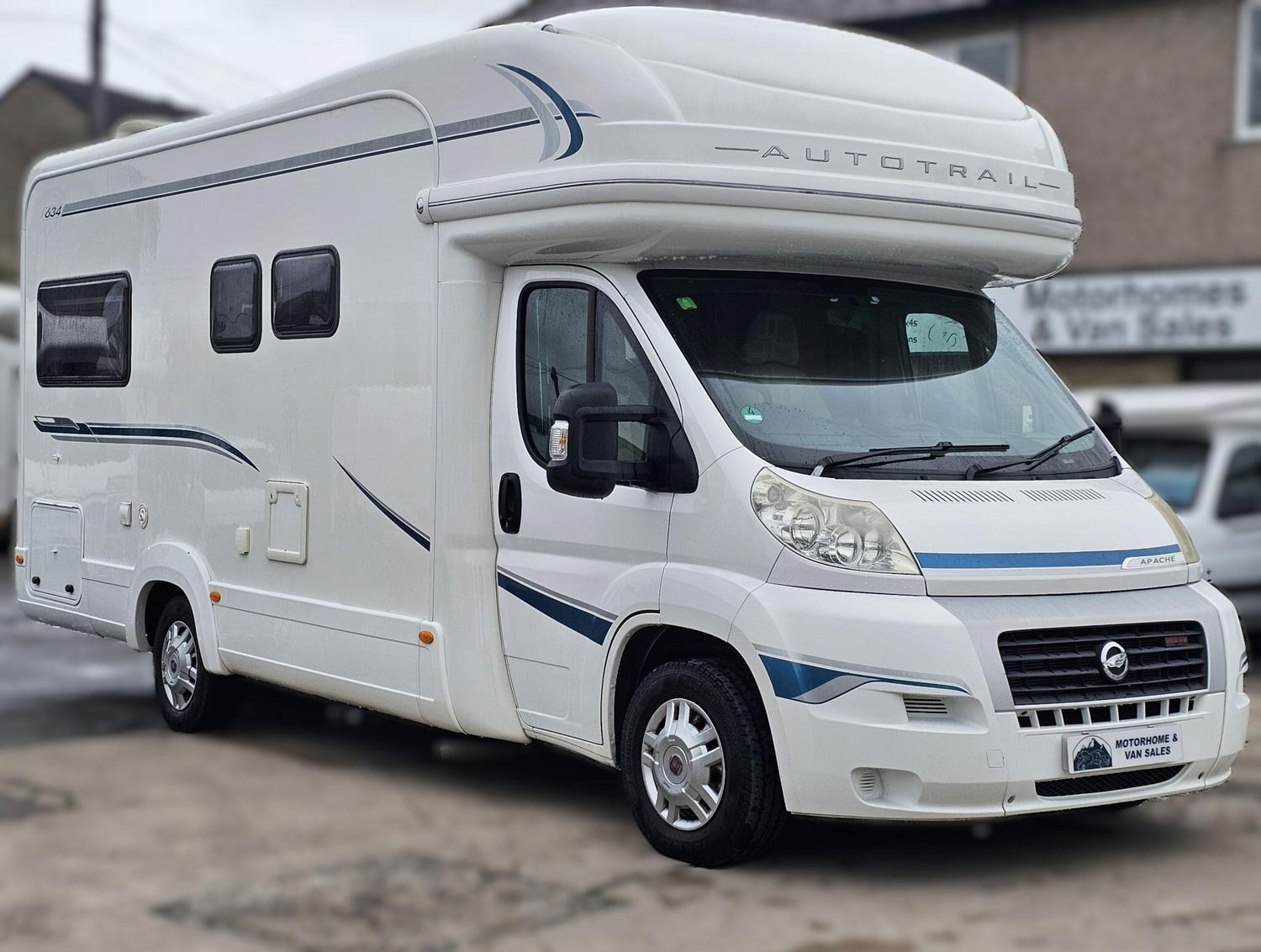 [4 berth ]Auto-Trail Apache 634 AUTOMATIC 4 Berth Coachbuilt Motorhome