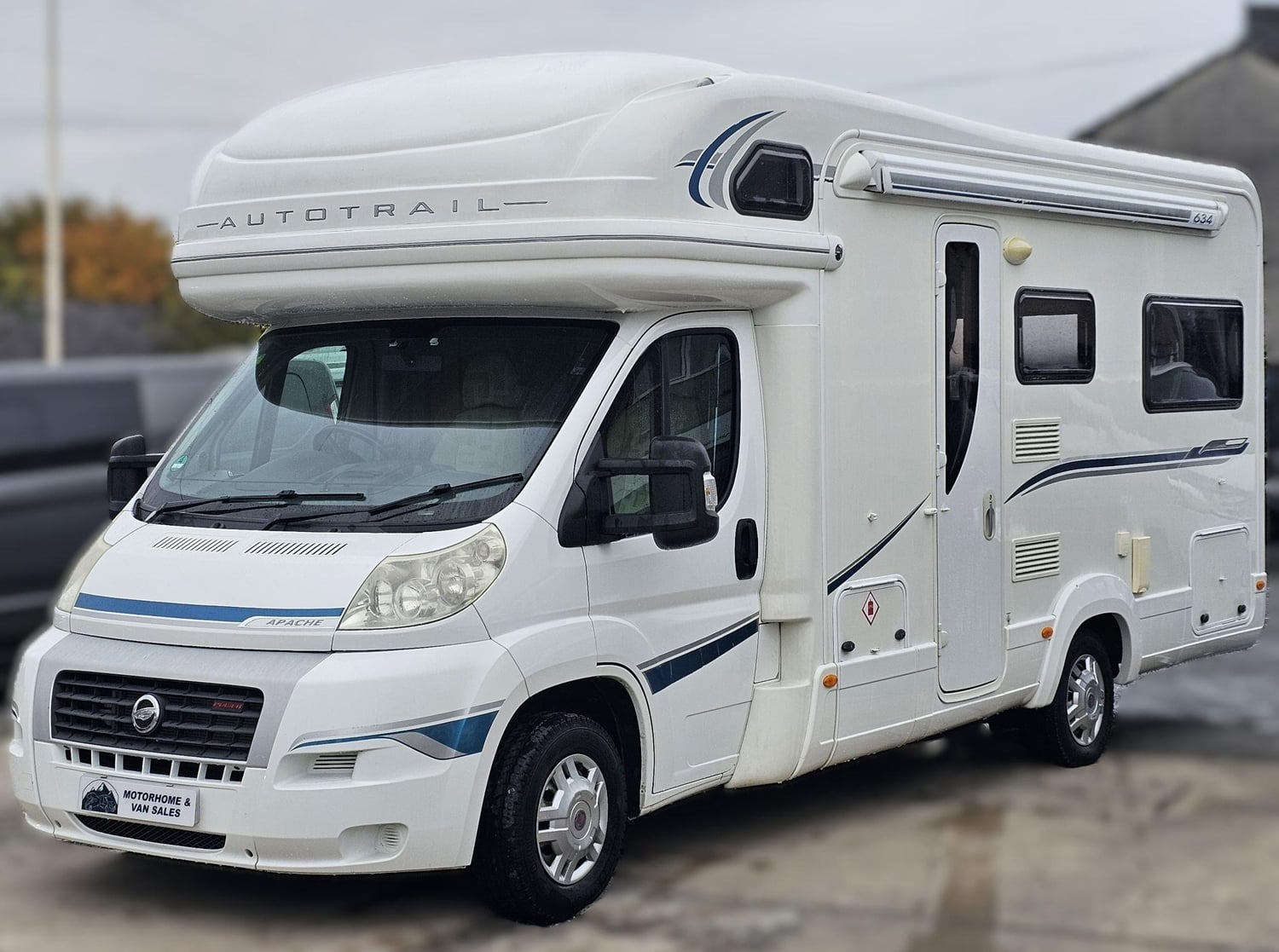 Auto-Trail Apache 634 AUTOMATIC 4 Berth Coachbuilt Motorhome 2011 for sale - Motorhomes & Caravans in Halifax