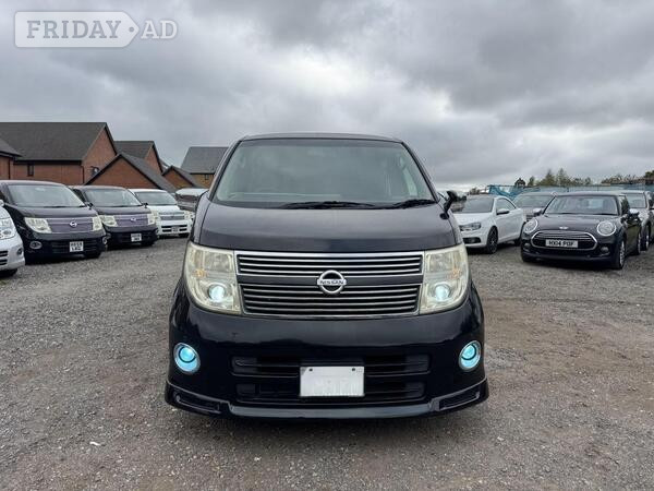 Nissan Elgrand 2007 - Cars in Southampton