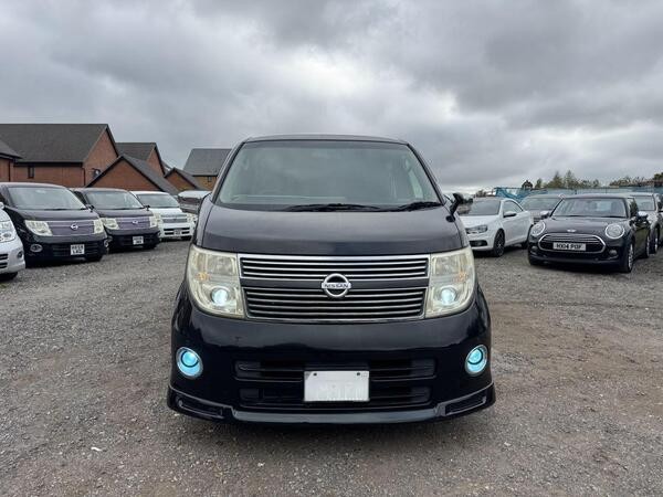 Nissan Elgrand 2007 - Cars in Southampton