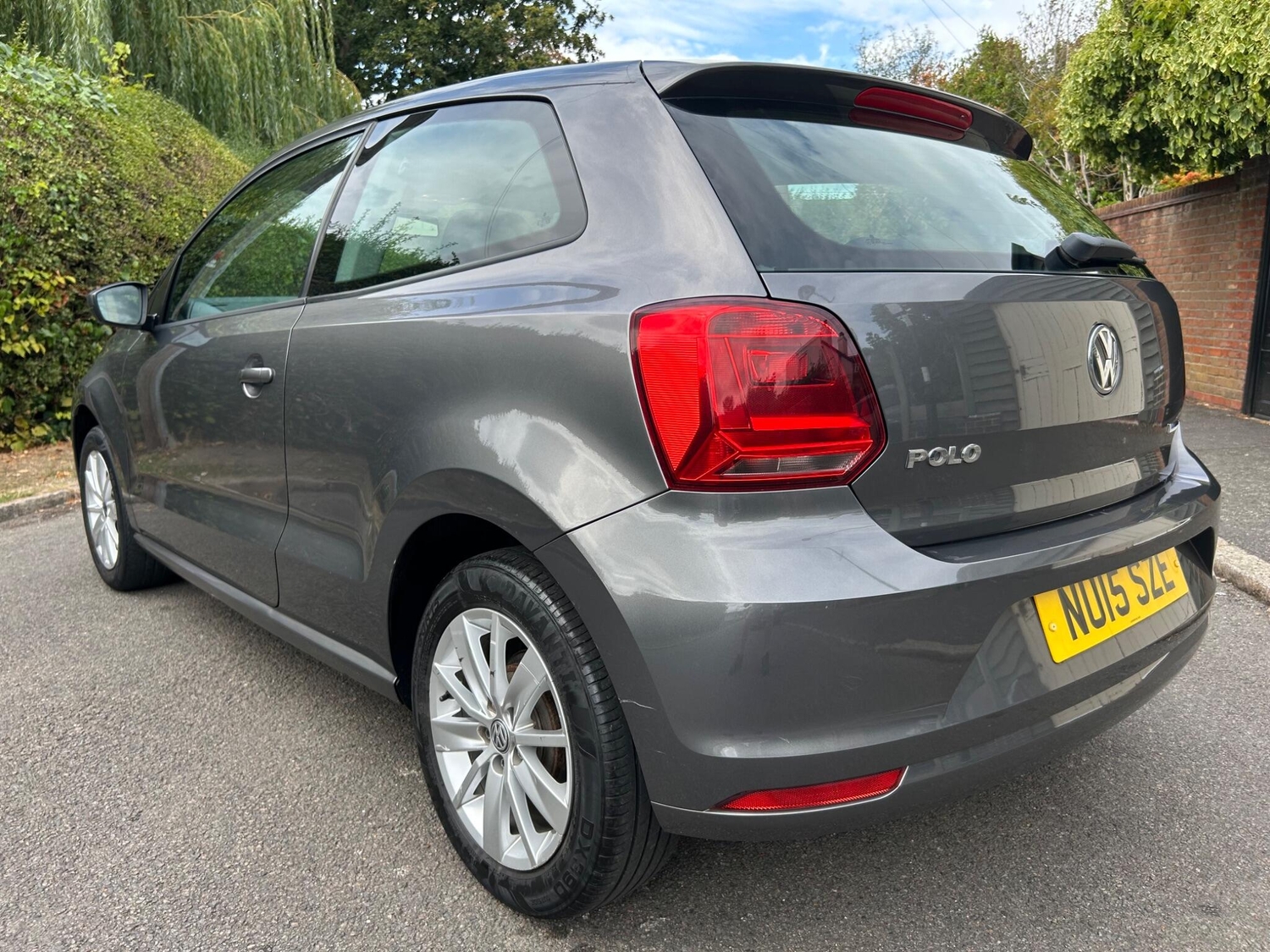 Volkswagen Polo 2015 - Cars