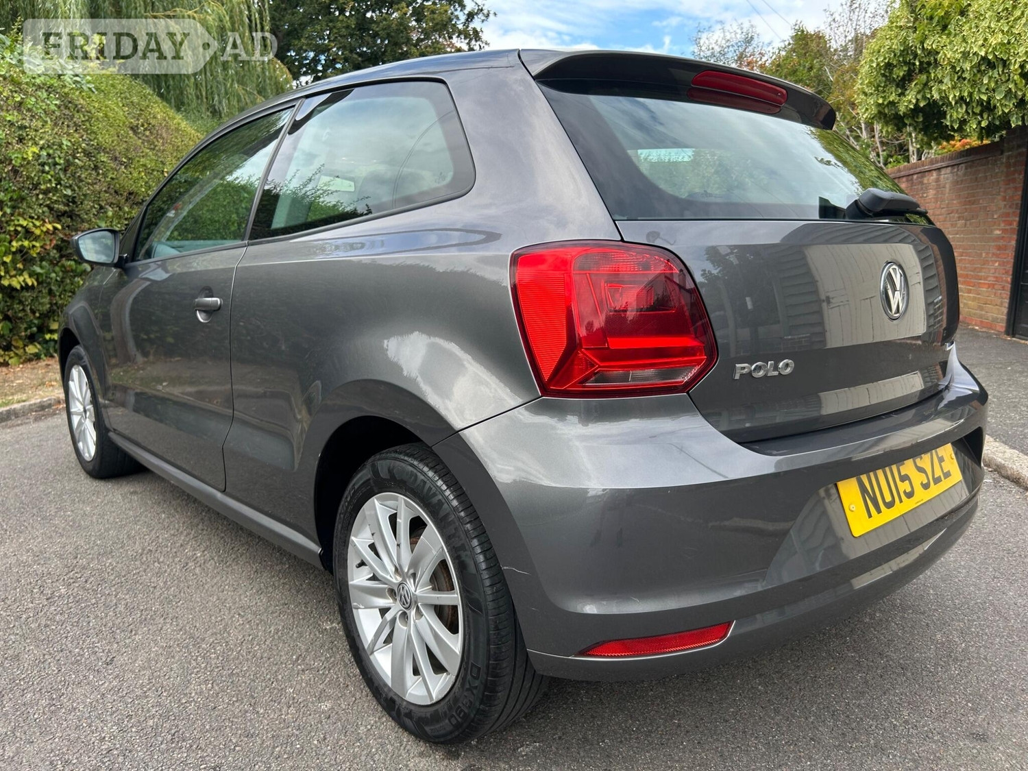 Volkswagen Polo 2015 - Cars