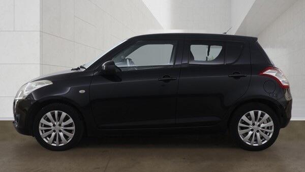 Suzuki Swift 2010 - Cars