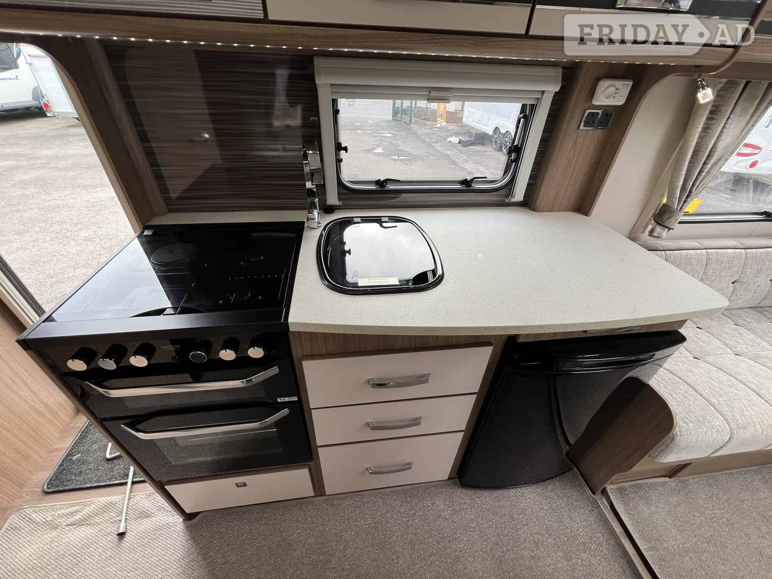 Coachman VIP Vogue 520 2017 - Motorhomes & Caravans in Cheadle