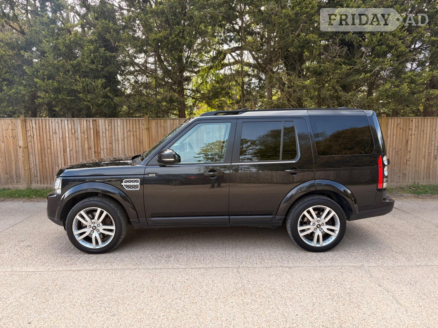 [ berth ]Land Rover Discovery 4