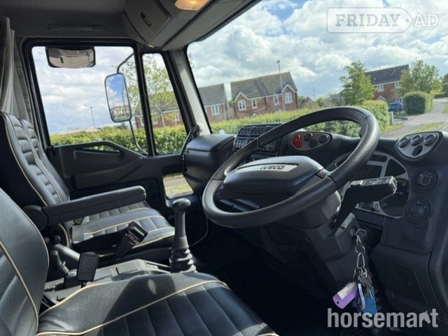 KM Horseboxes Sentinel Elite Iveco Eurocargo Horsebox - Trailers & Horseboxes in Banbury