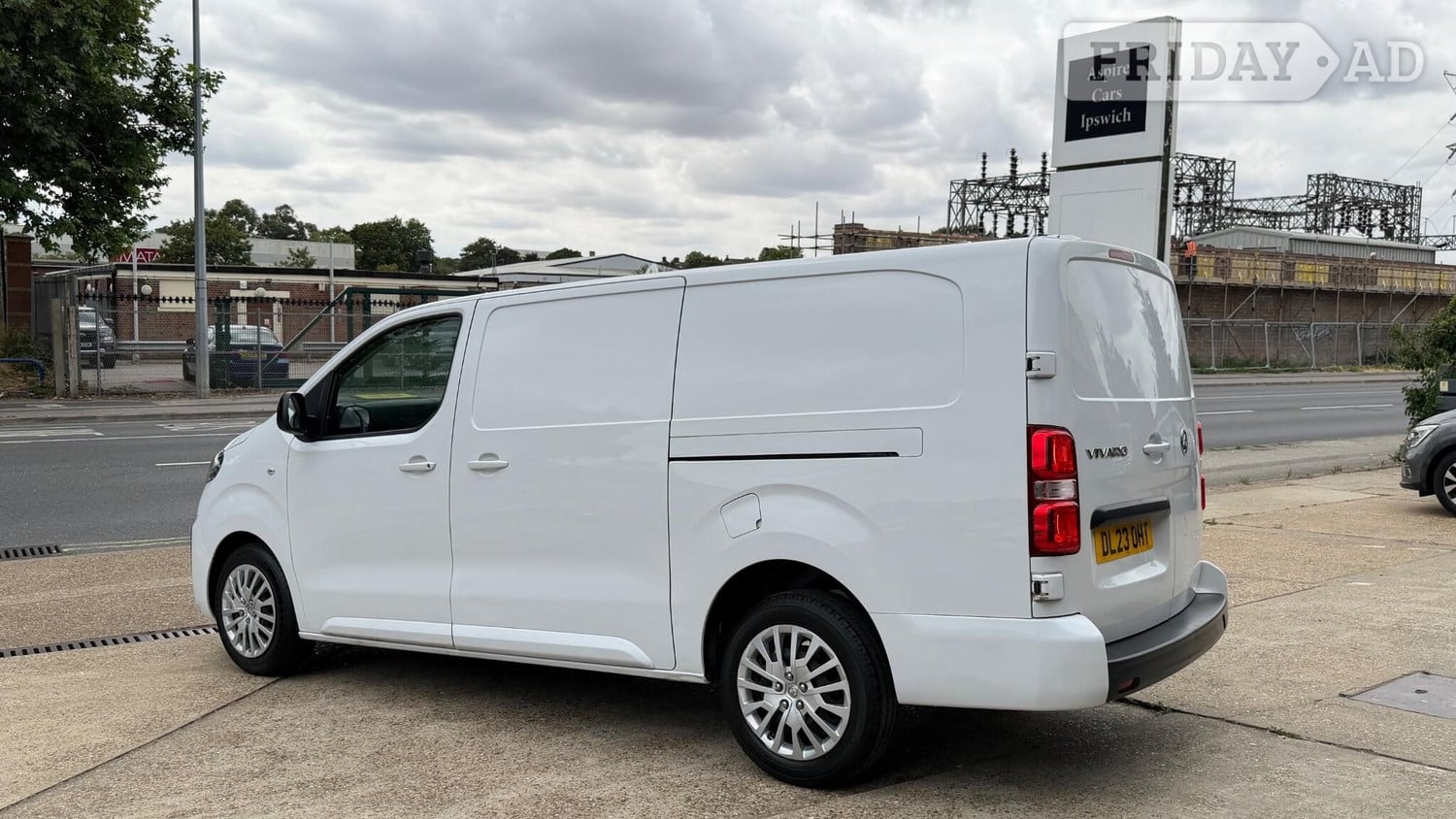 [ berth ]Vauxhall Vivaro