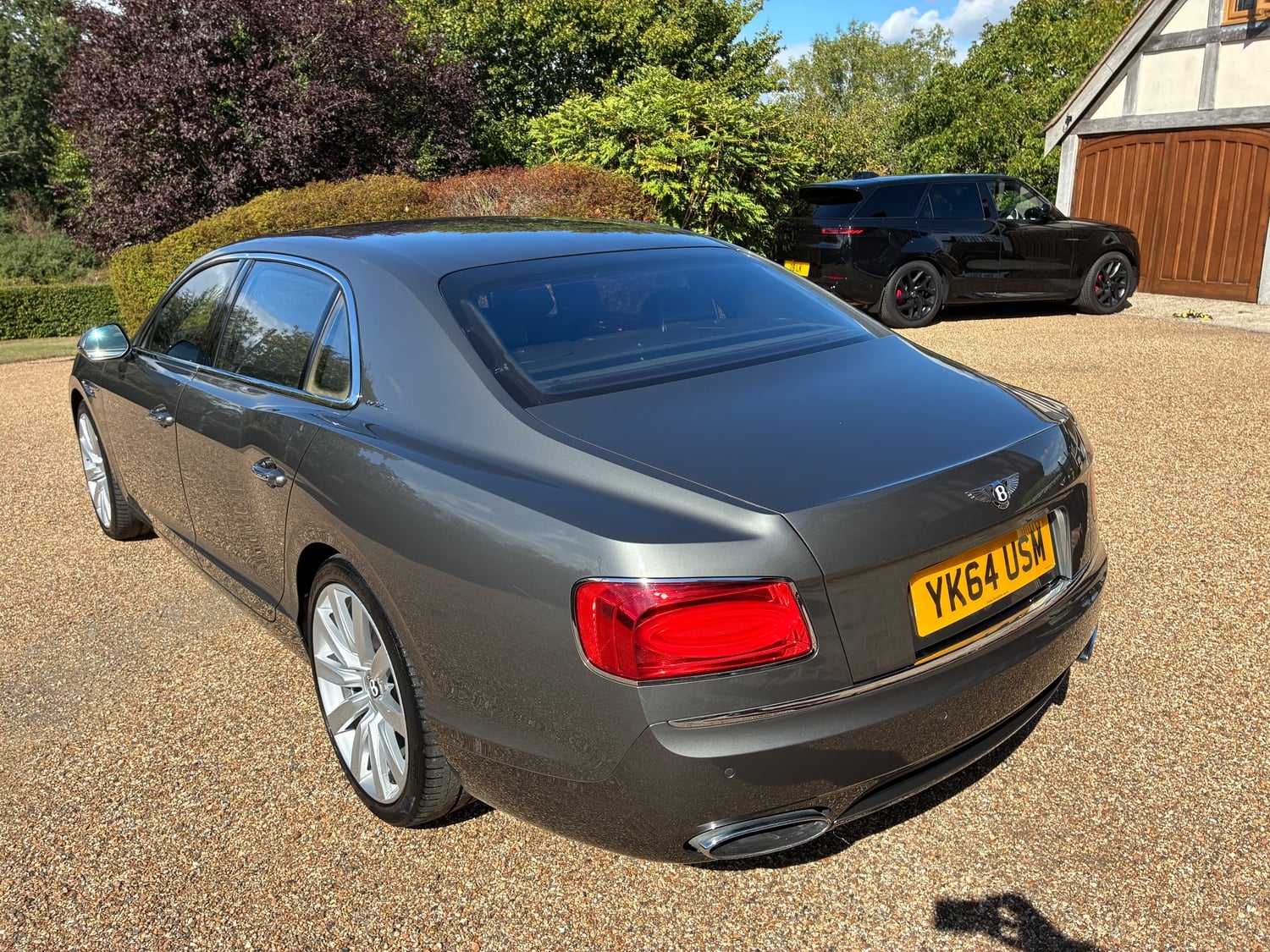 [ berth ]Bentley Flying Spur
