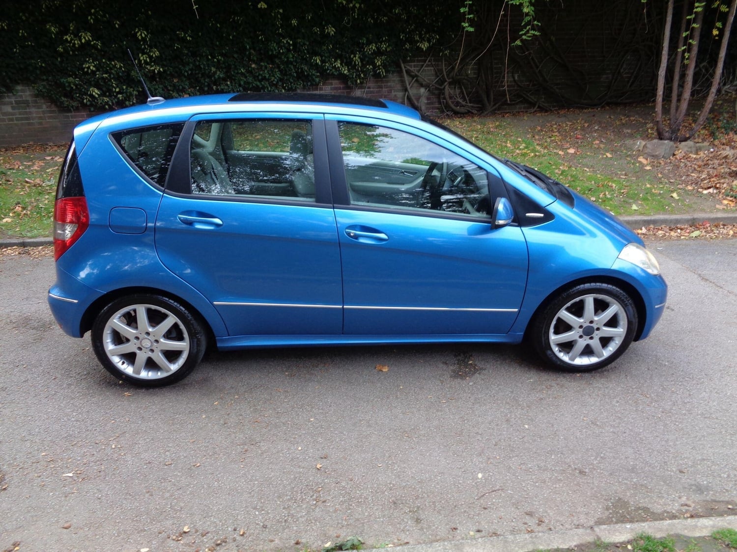[ berth ]Mercedes-Benz A Class