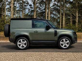 Land Rover Defender 90 2026