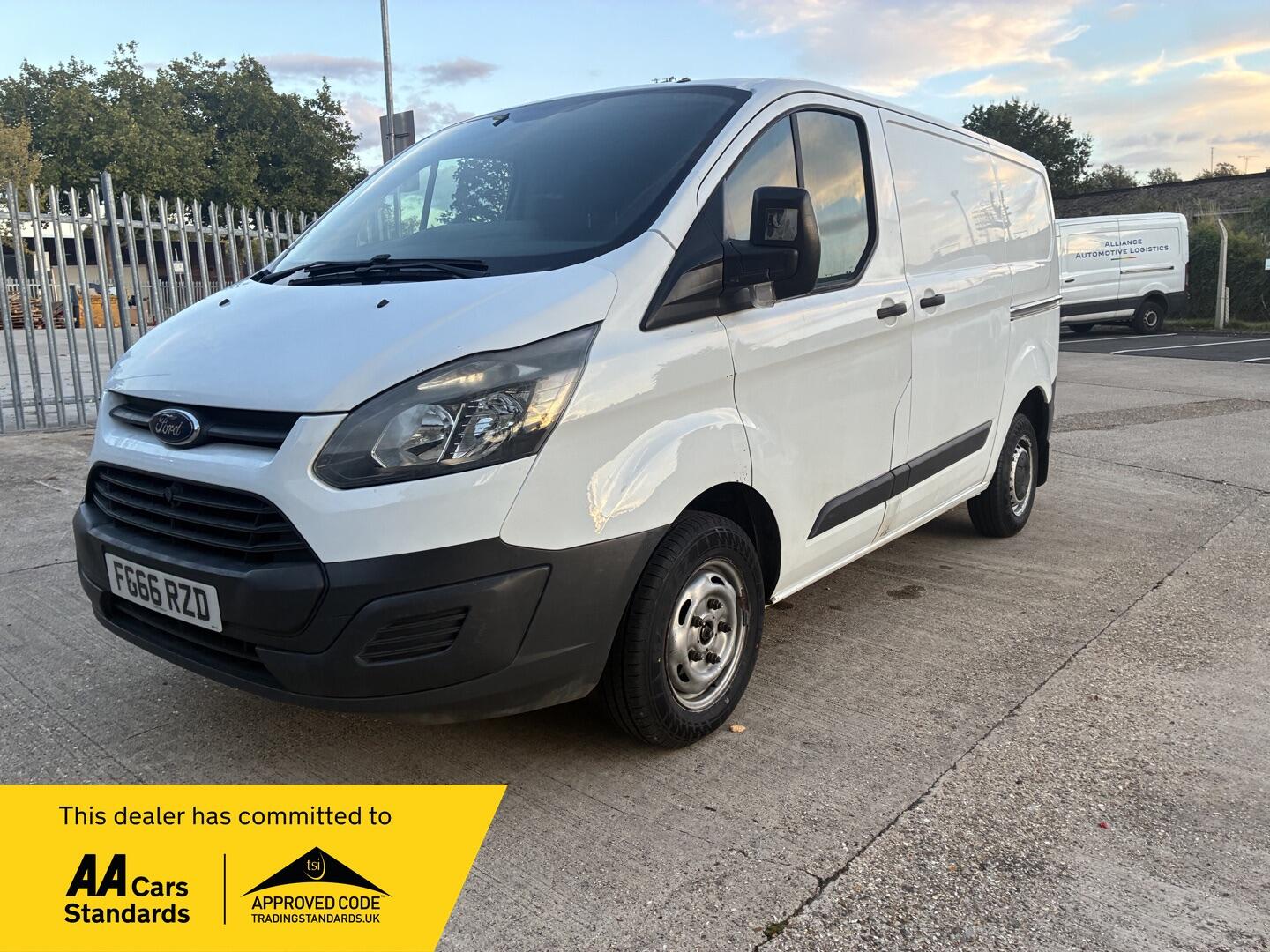 [ berth ]Ford Transit Custom