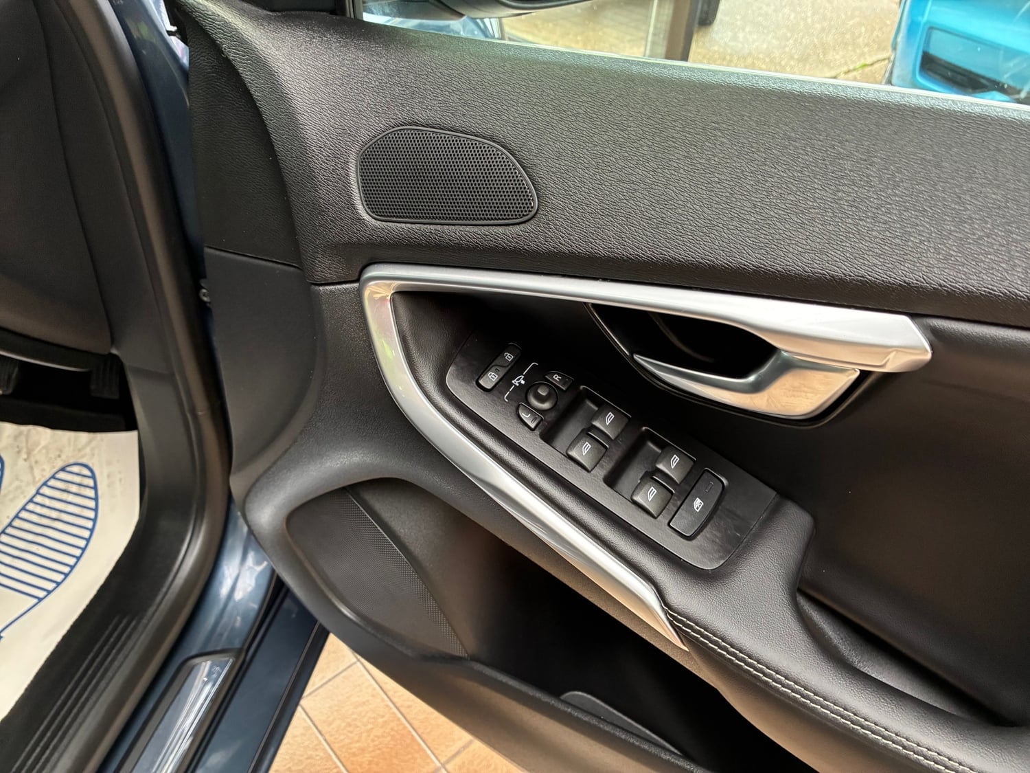 Volvo V40 2019 - Cars in Pevensey