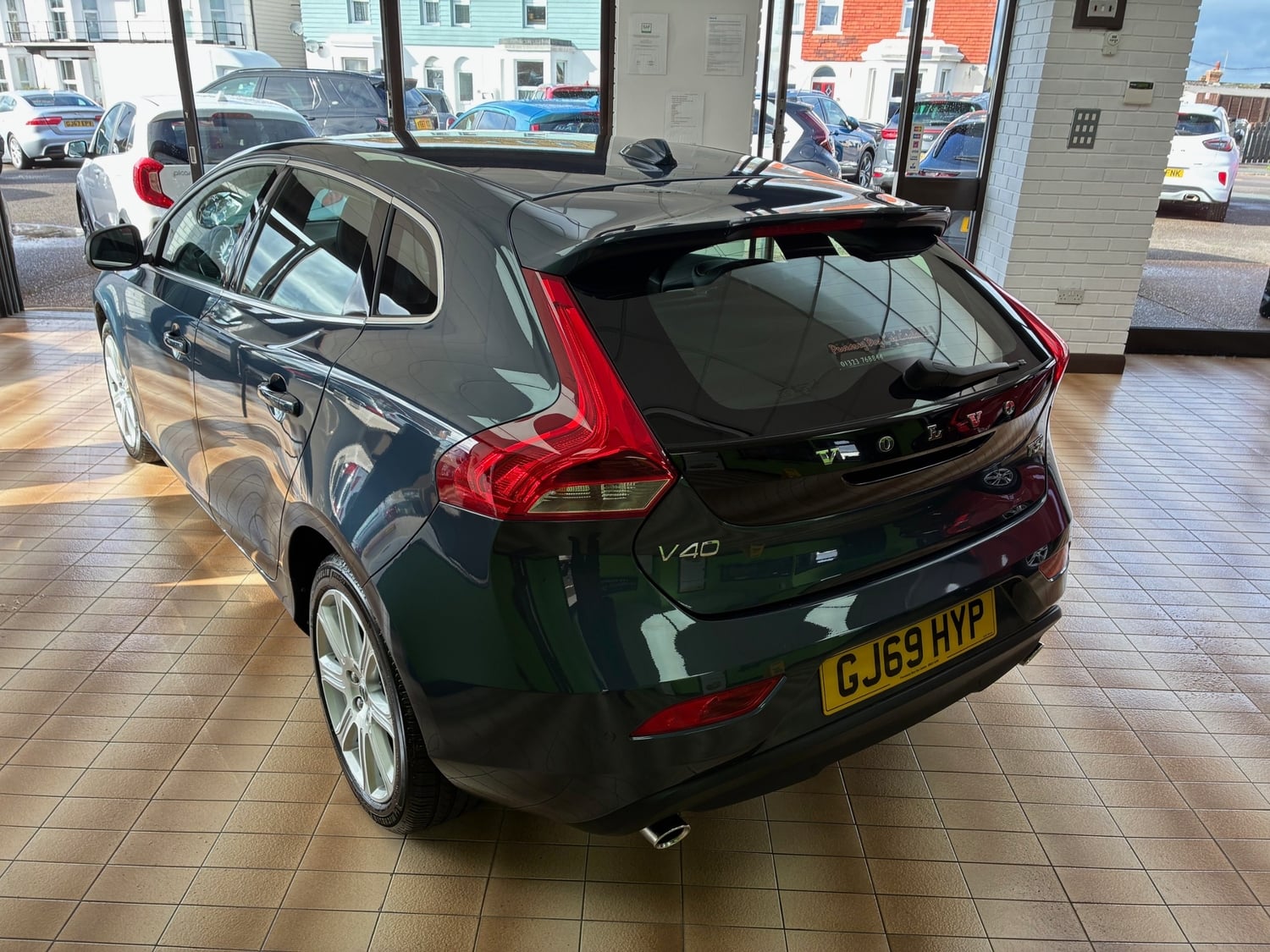 Volvo V40 2019 - Cars