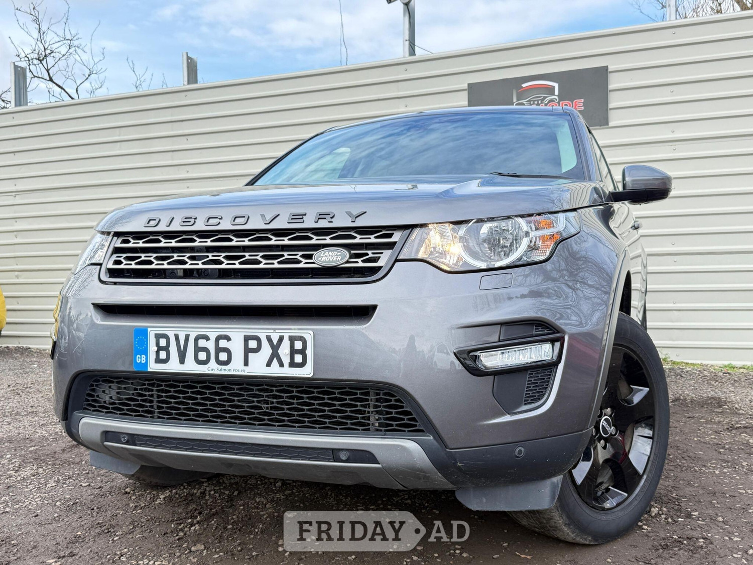 [ berth ]Land Rover Discovery Sport