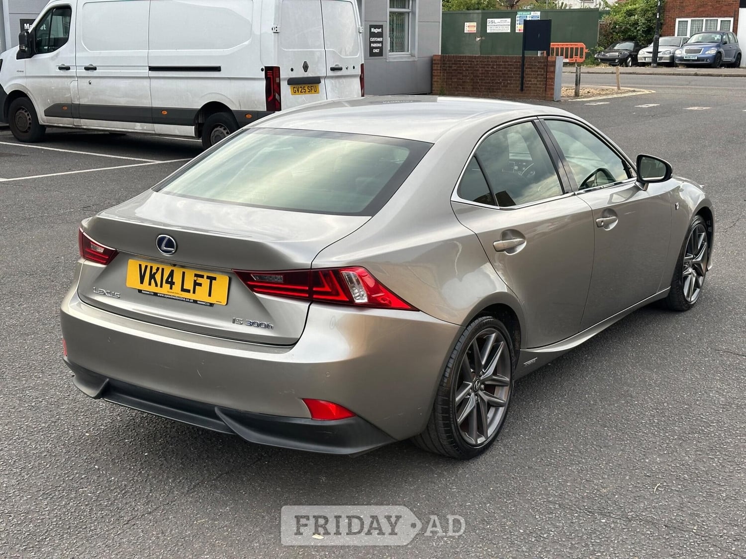 [ berth ]Lexus IS