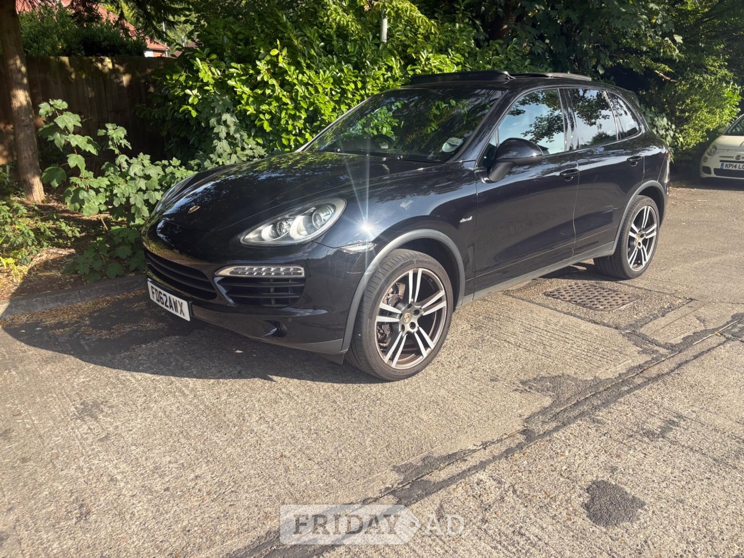 Porsche Cayenne 2012 in High Wycombe
