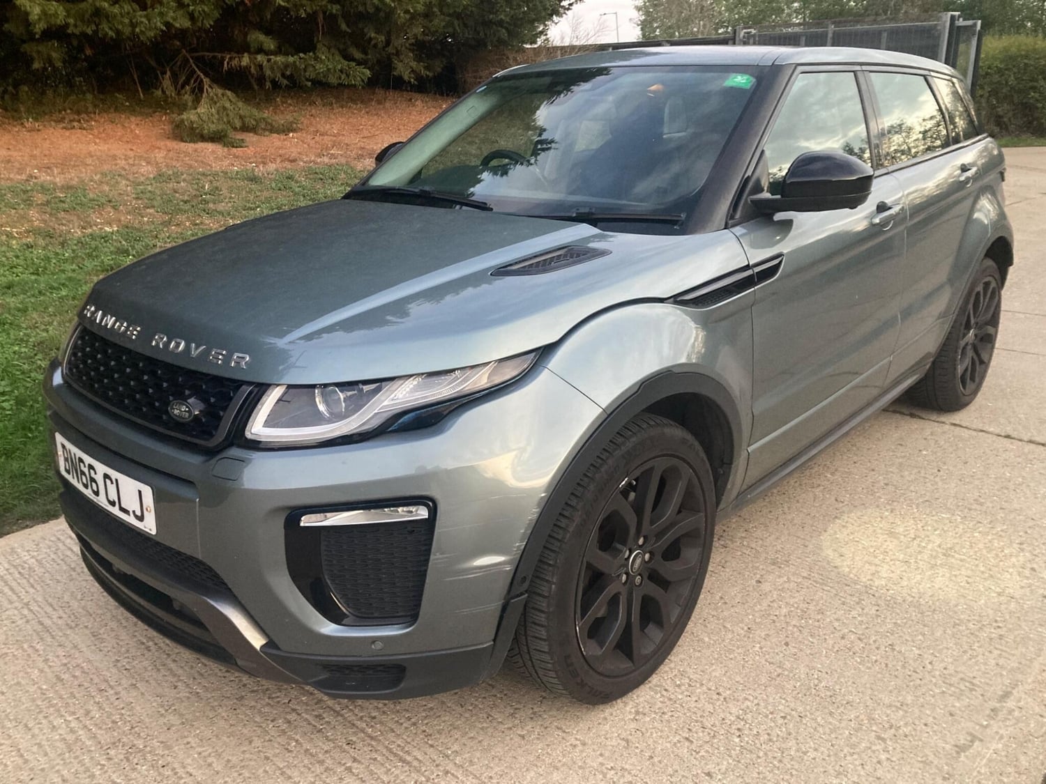 Land Rover Range Rover Evoque 2017 - Cars in Maidenhead