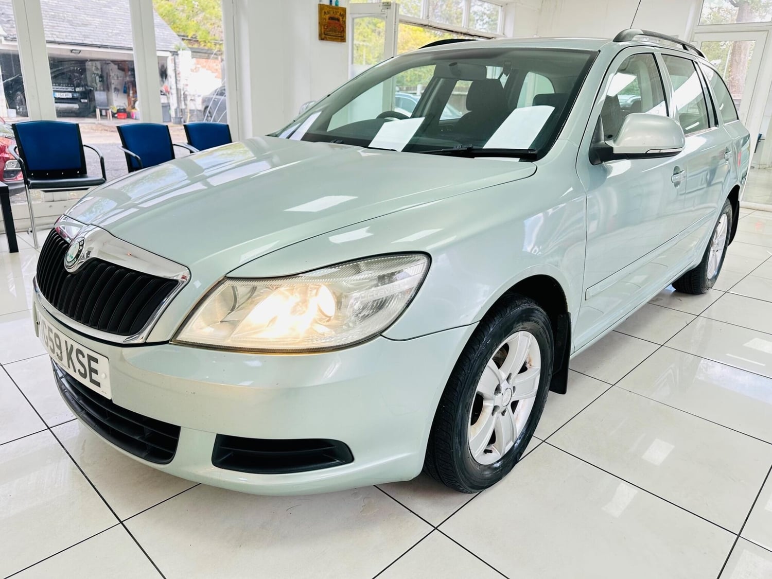 Skoda Octavia 2010 - Cars