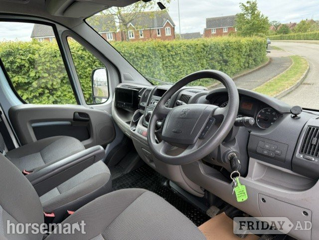 Equi-Trek Valiant  Peugeot Boxer Horsebox - Trailers & Horseboxes in Banbury