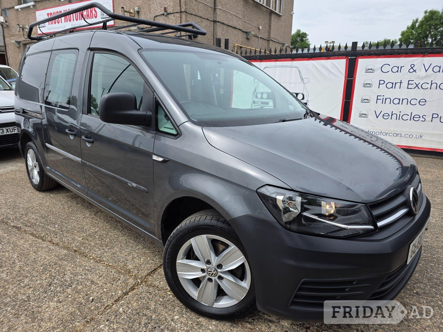 Volkswagen Caddy Maxi 2018 in Hounslow