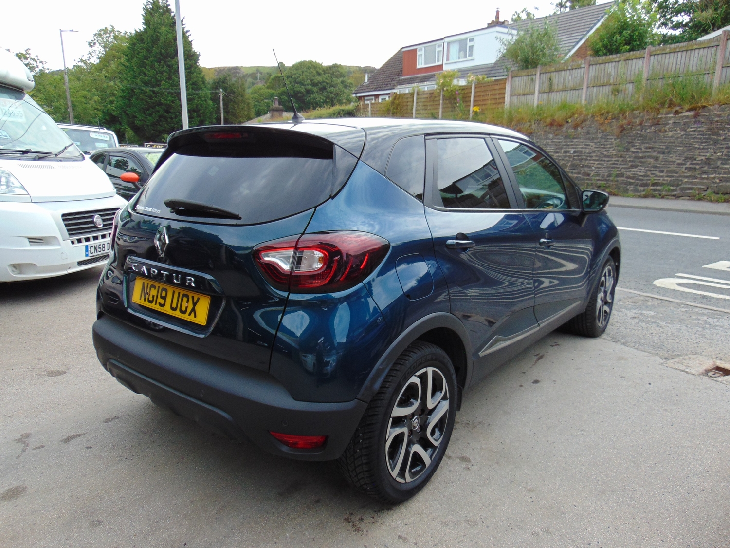 Renault Captur 2019 - Cars in Keighley