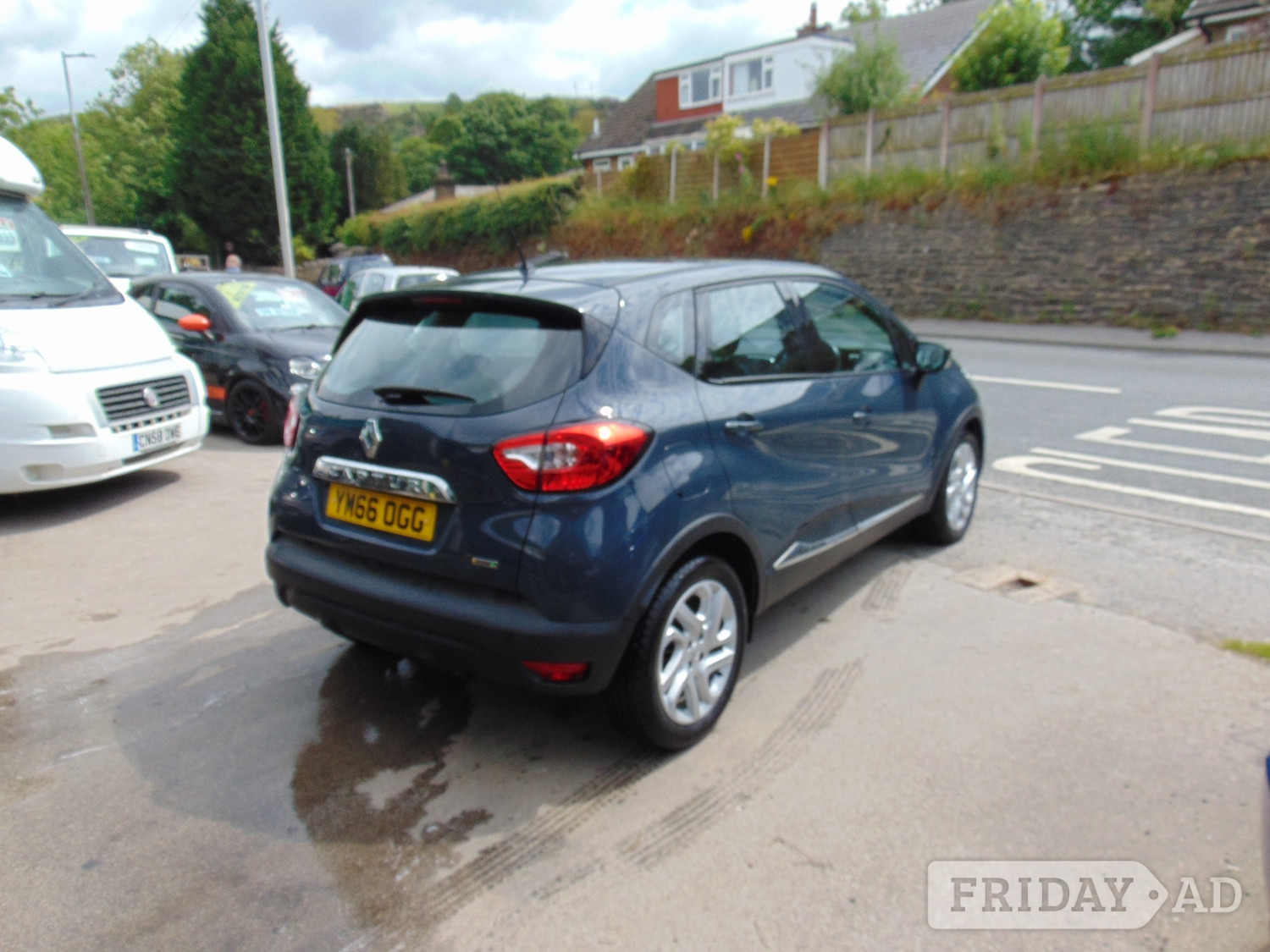 Renault Captur 2019 - Cars in Keighley
