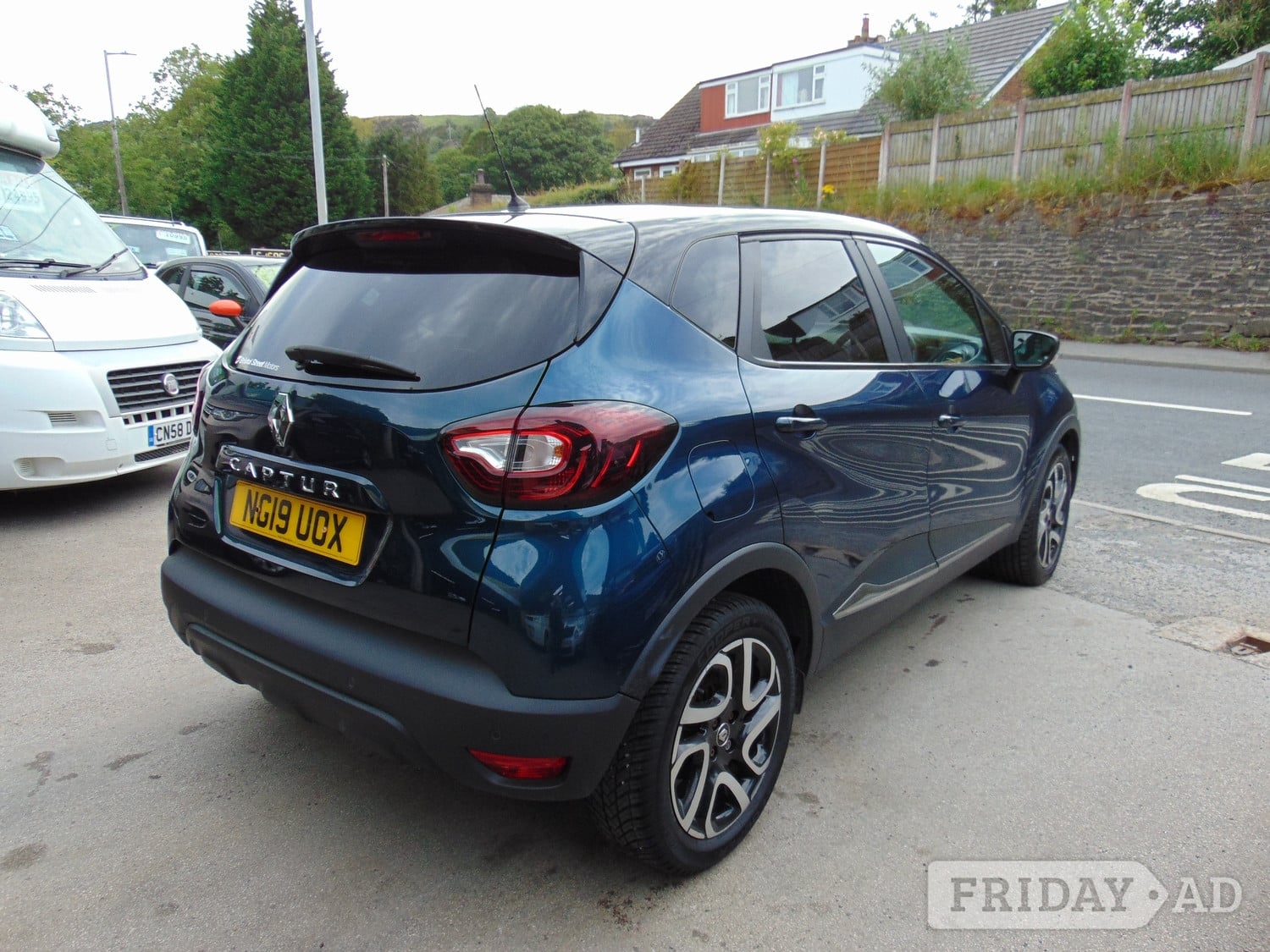 Renault Captur 2019 - Cars in Keighley