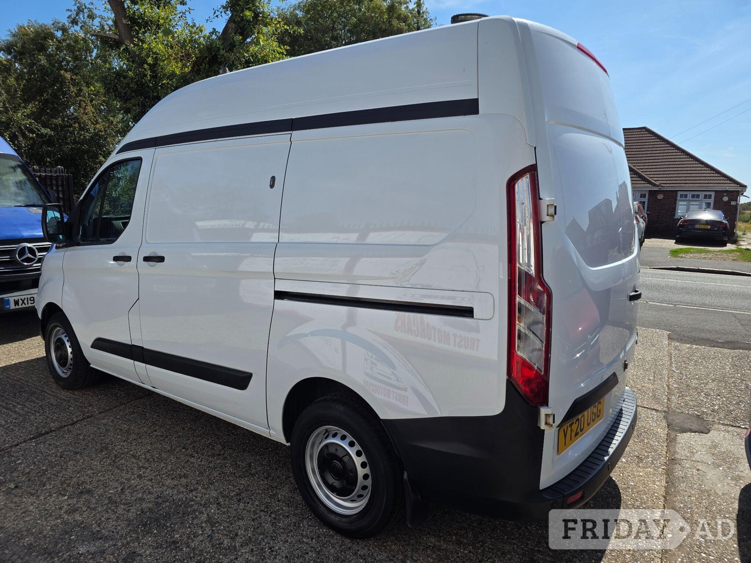 [ berth ]Ford Transit Custom