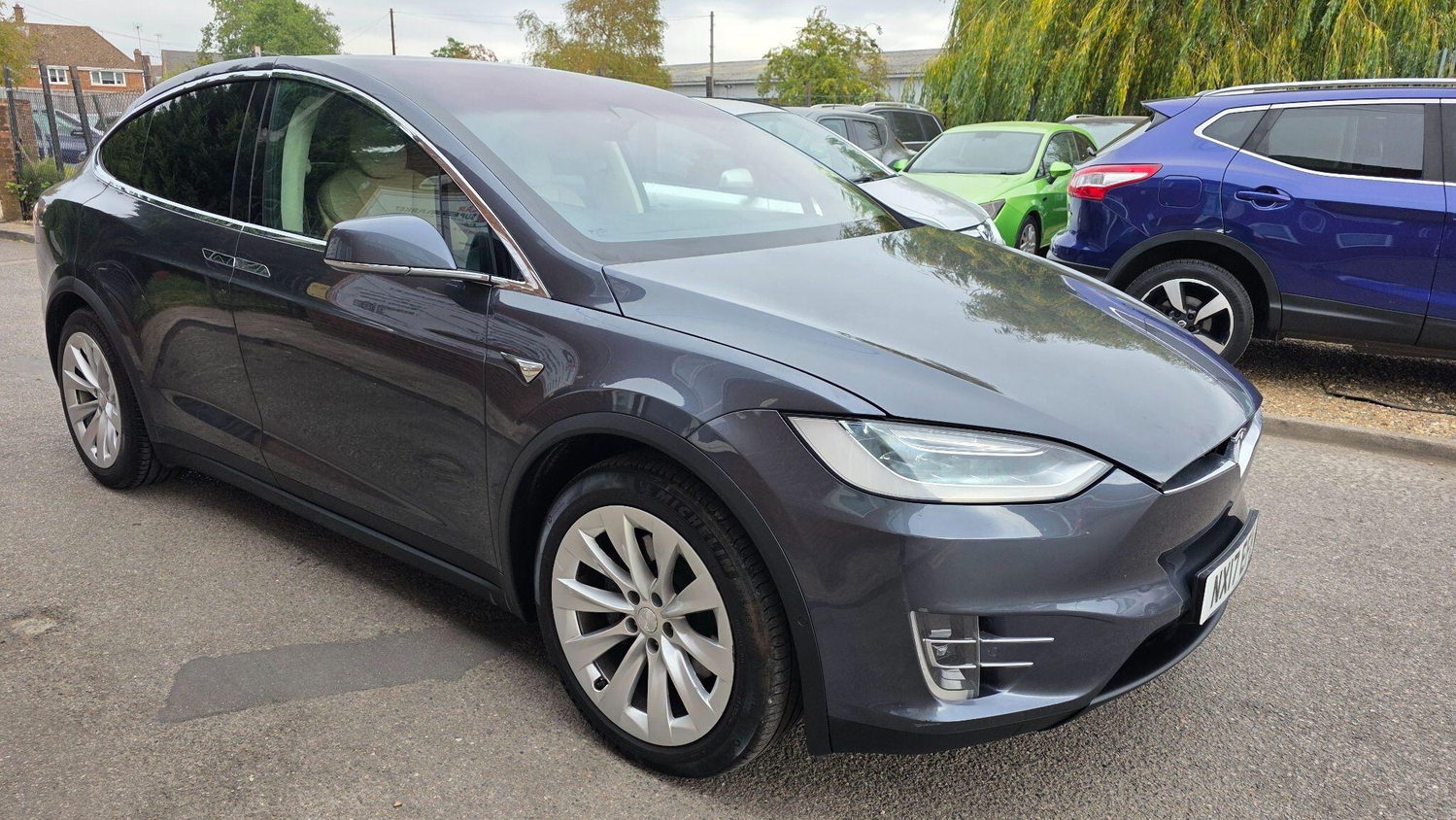 Tesla Model X 2017 in Leighton Buzzard