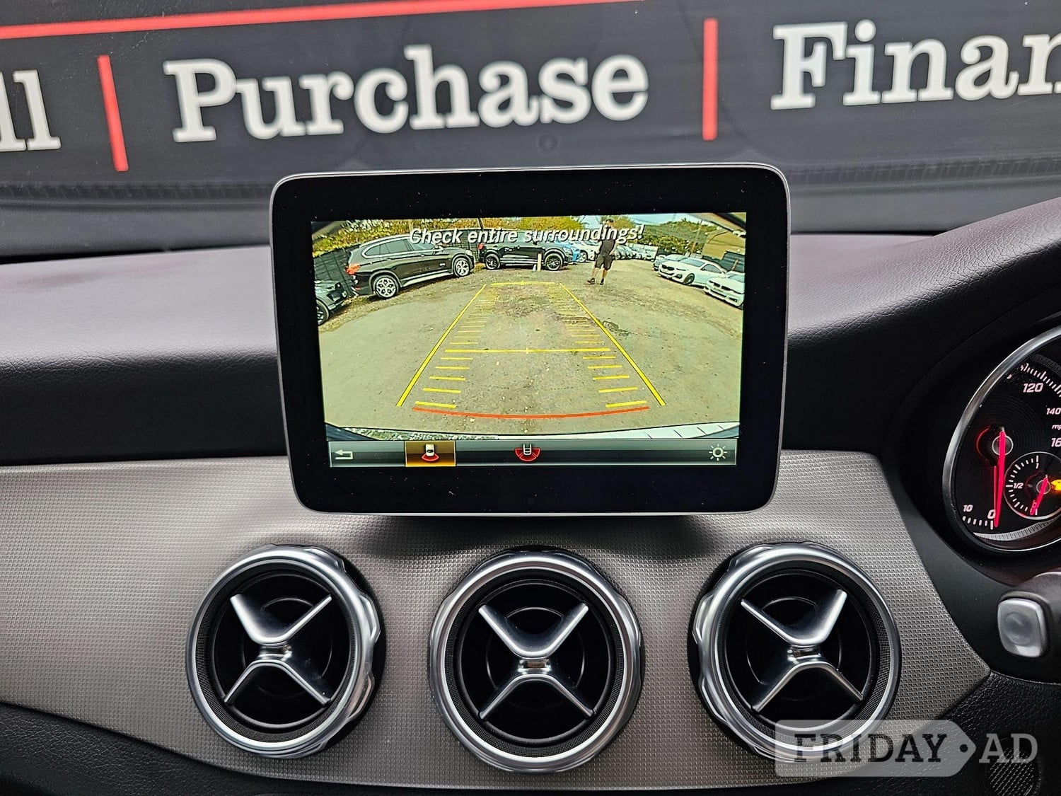 [ berth ]Mercedes-Benz GLA