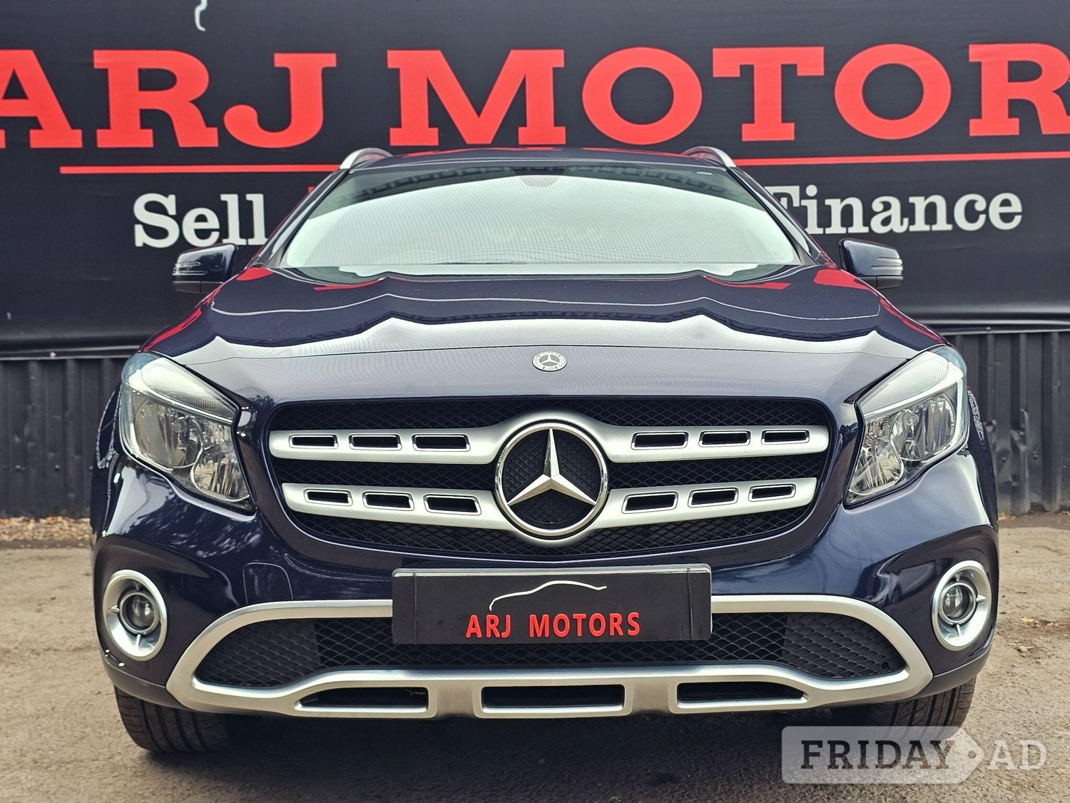 Mercedes-Benz GLA 2017 - Cars