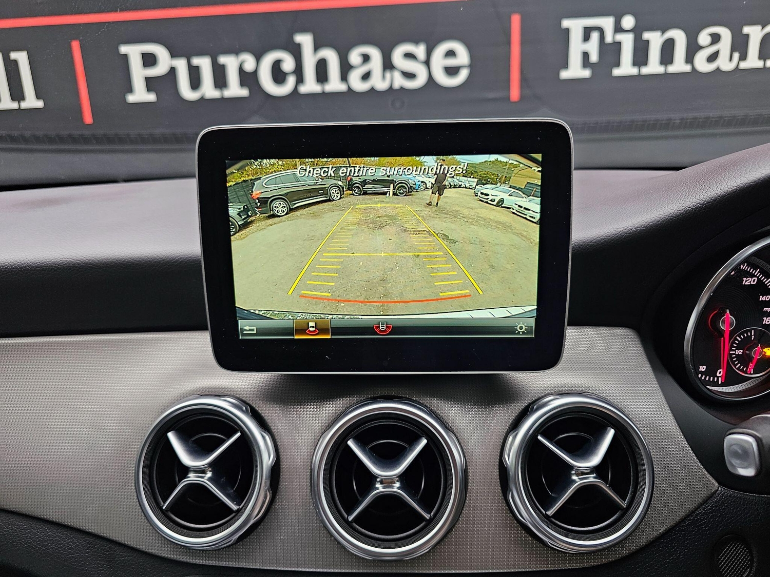 [ berth ]Mercedes-Benz GLA
