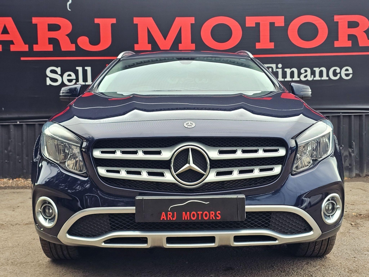 Mercedes-Benz GLA 2017 - Cars