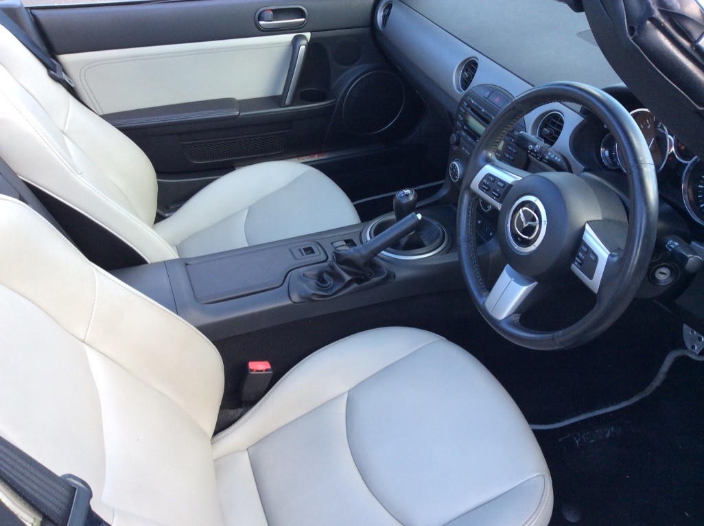 Mazda MX-5 2011 - Cars