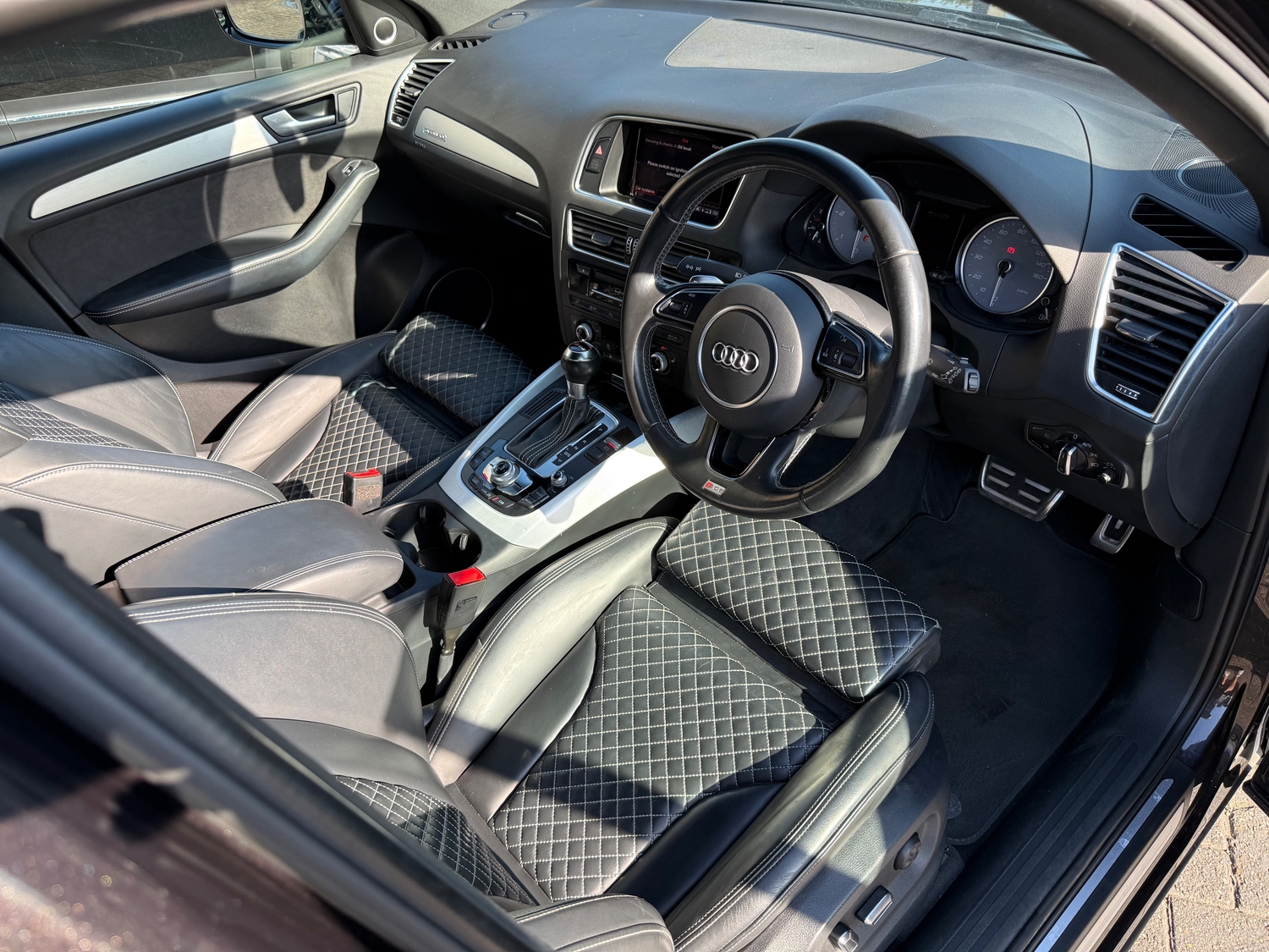 [ berth ]Audi SQ5