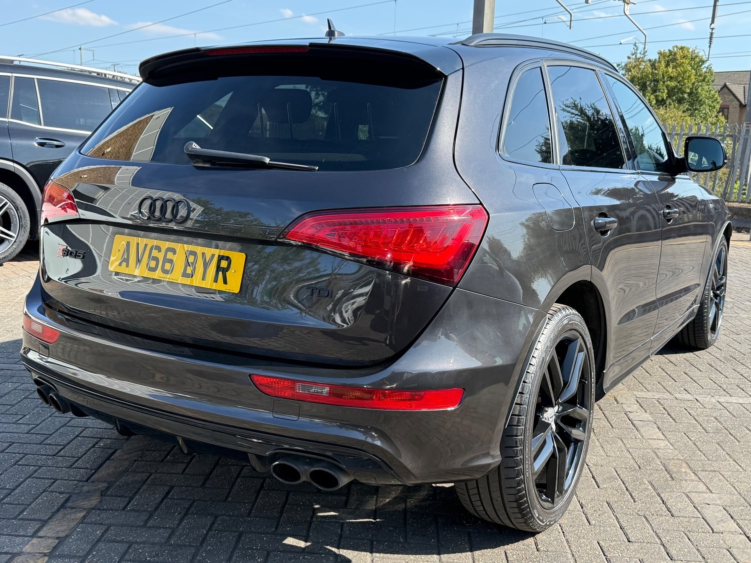 Audi SQ5 2016 - Cars