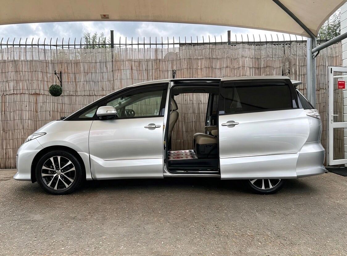 Toyota Estima 2015 - Cars