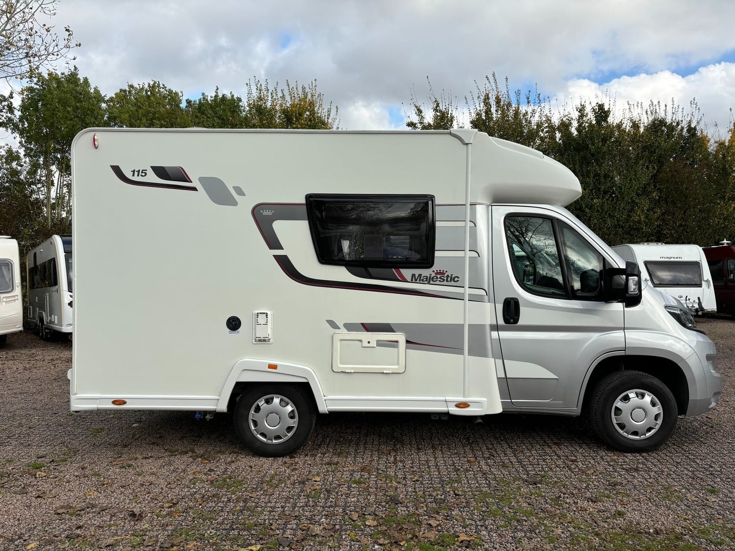 [ berth ]Elddis Autoquest