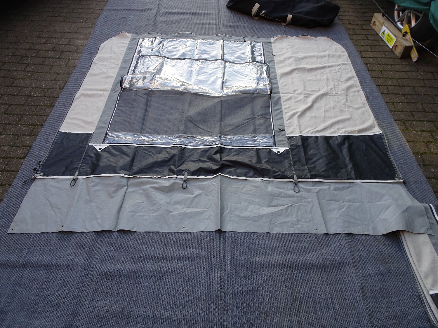 Isabella magnum 250x340 coal awning with IXL poles - 