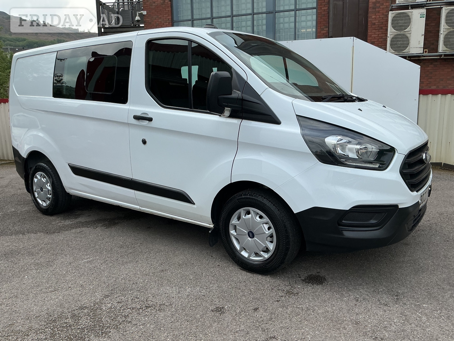 [ berth ]Ford Transit Custom