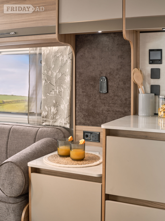 [4 berth ]Bailey Unicorn Deluxe Madrid