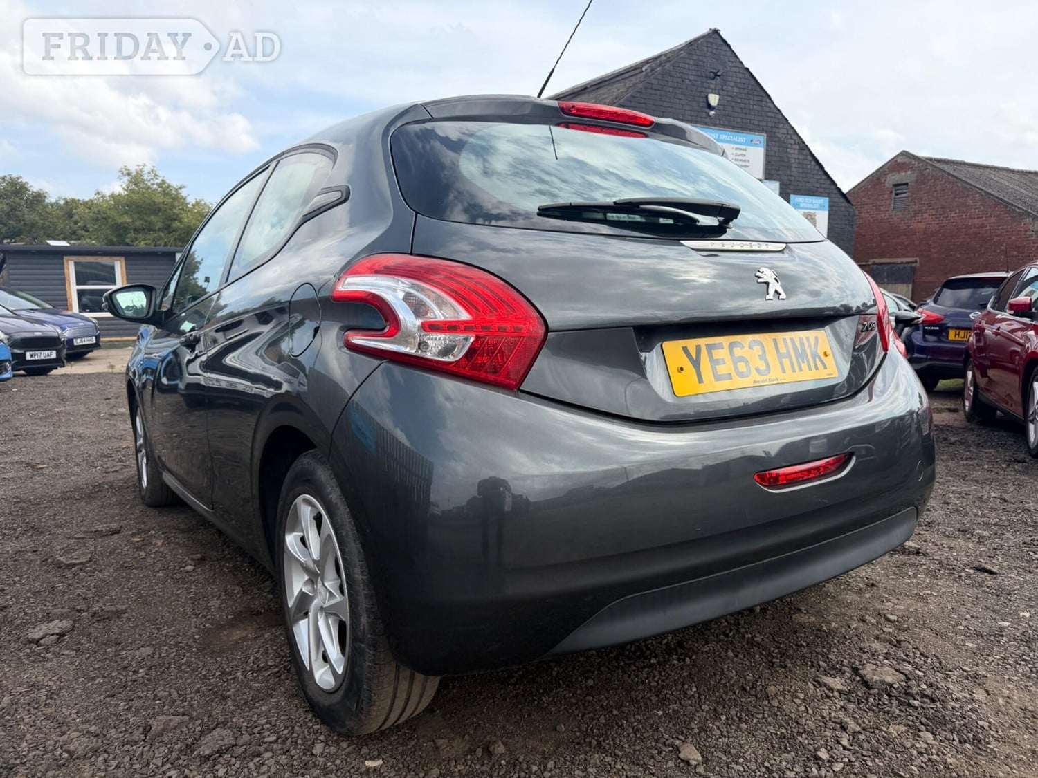 Peugeot 208 2013 - Cars in Dalkeith
