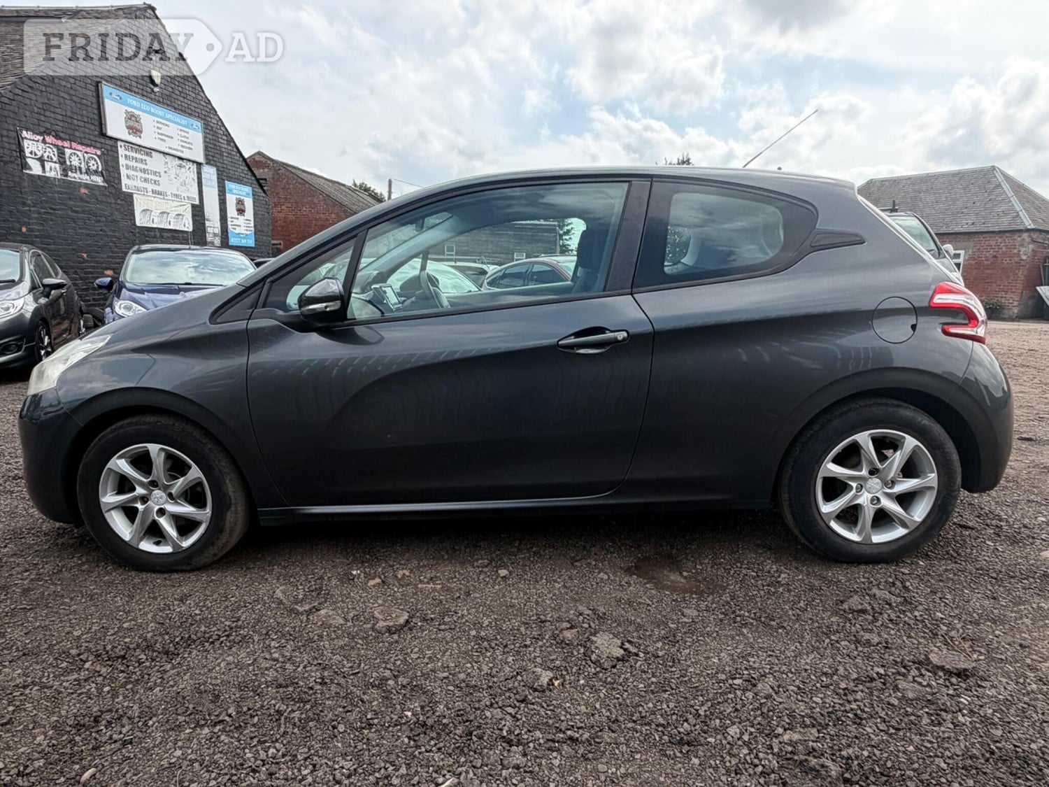 Peugeot 208 2013 - Cars