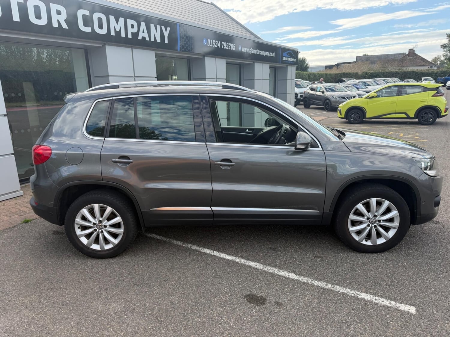 Volkswagen Tiguan 2014 - Cars in Gillingham