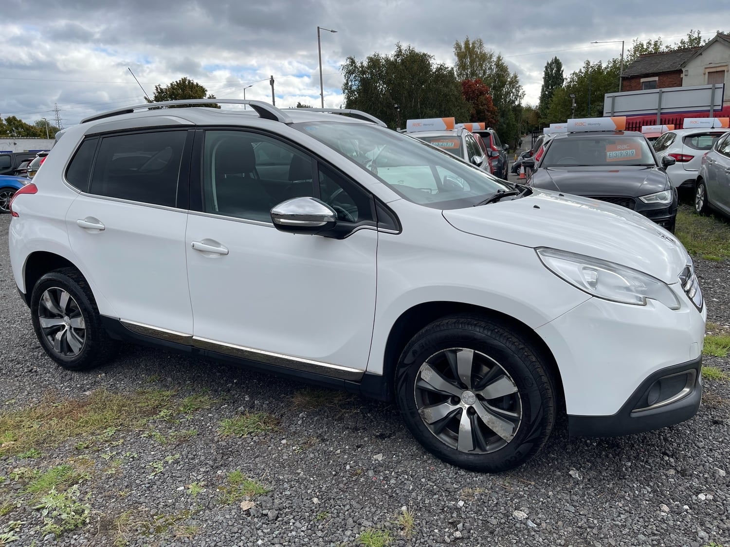 Peugeot 2008 2015 - Cars in Oldbury