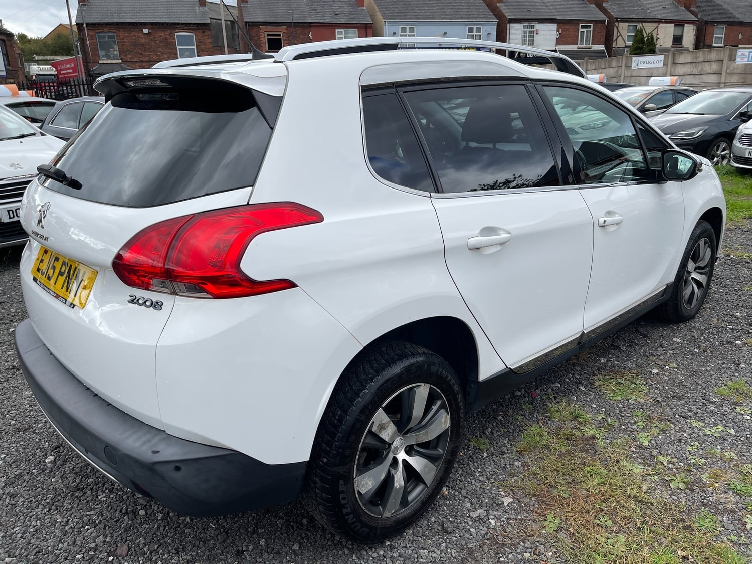 Peugeot 2008 2015 - Cars
